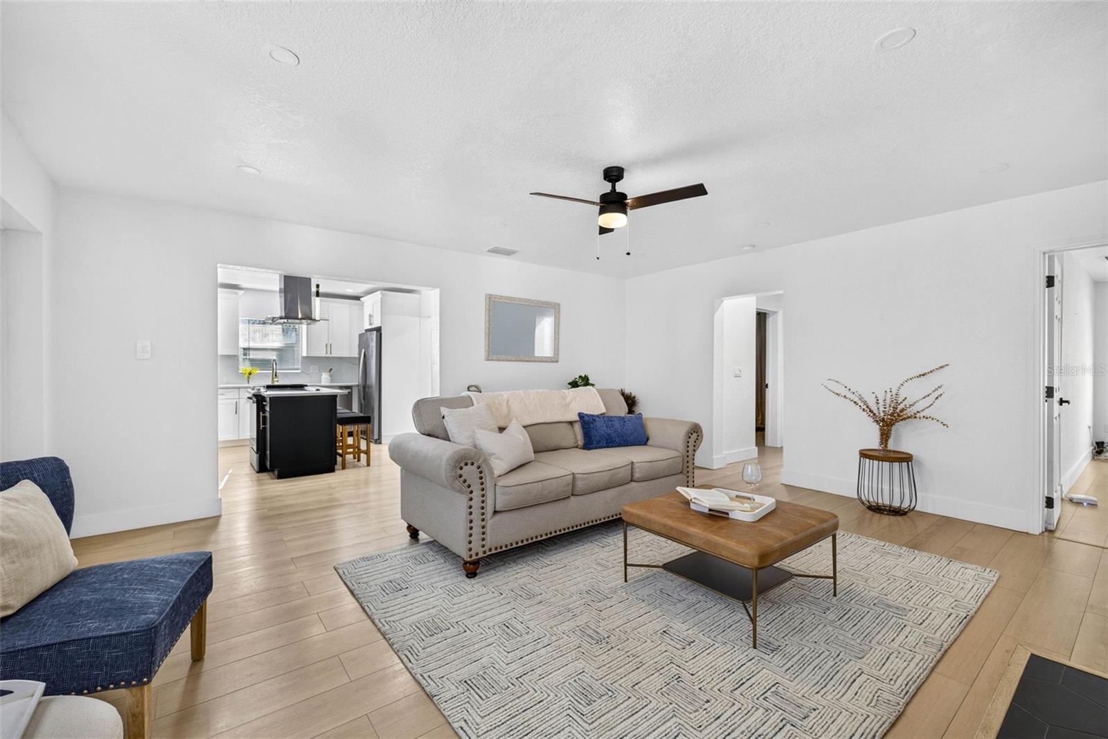 1407 E NORTH BAY ST — photo 10