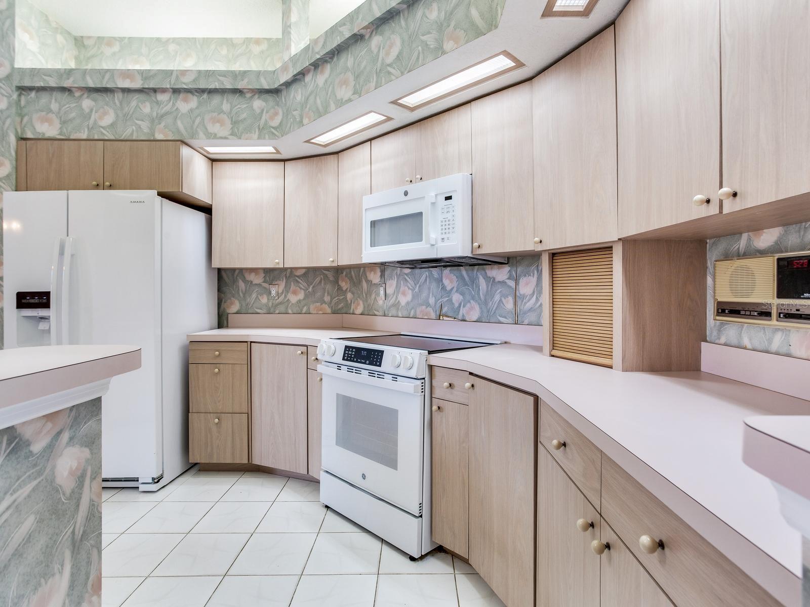 11581 SHELLY CIR — photo 15