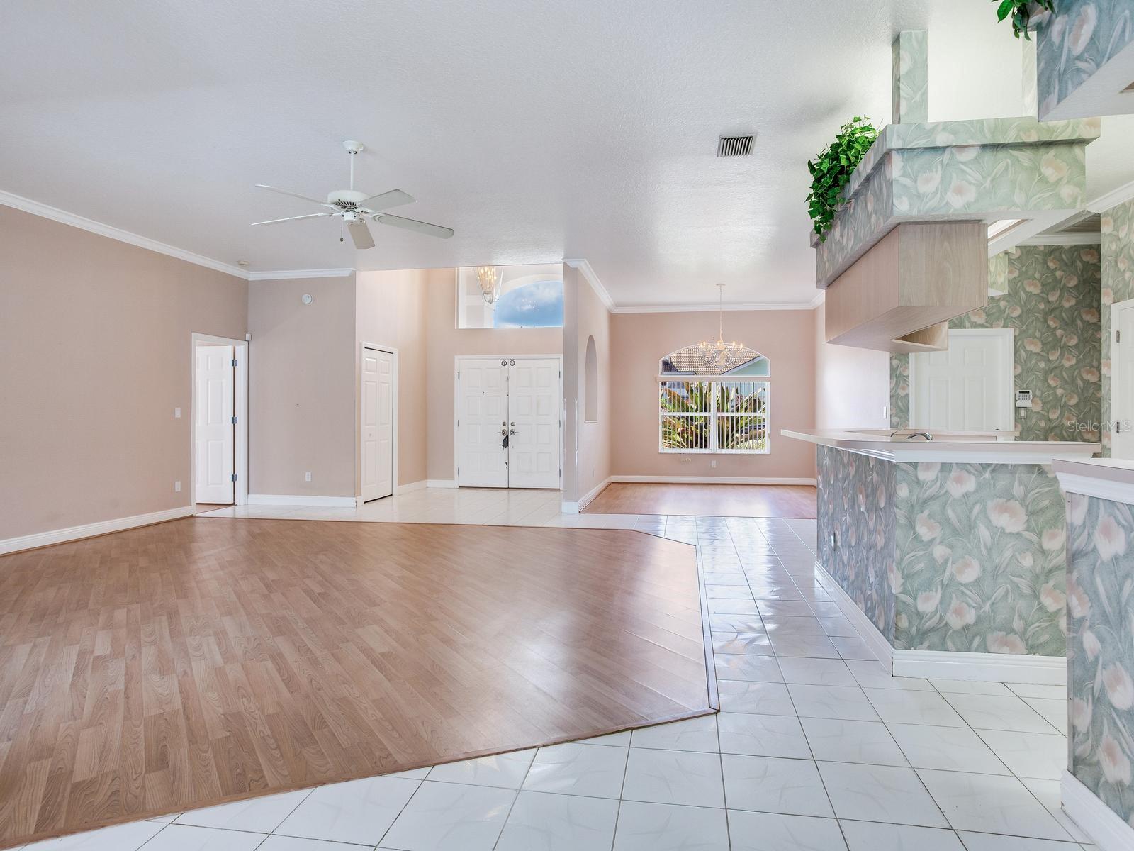11581 SHELLY CIR — photo 11
