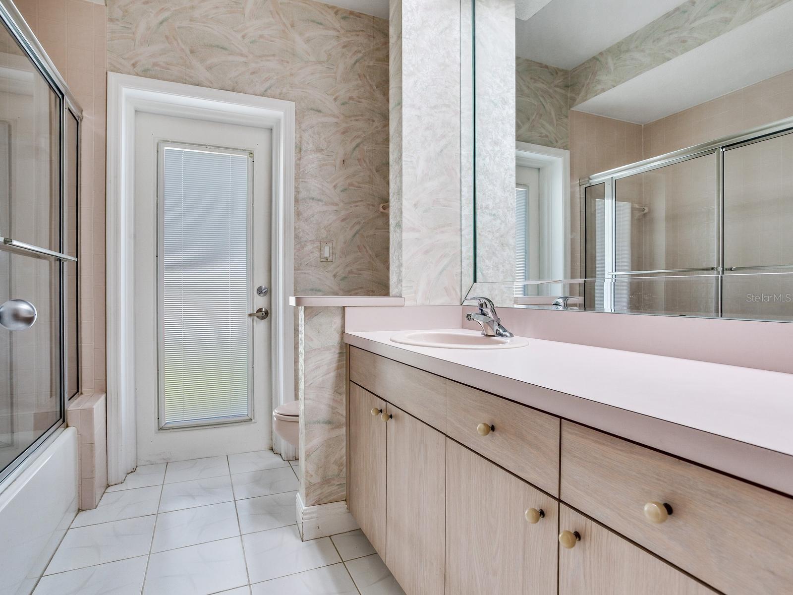 11581 SHELLY CIR — photo 21