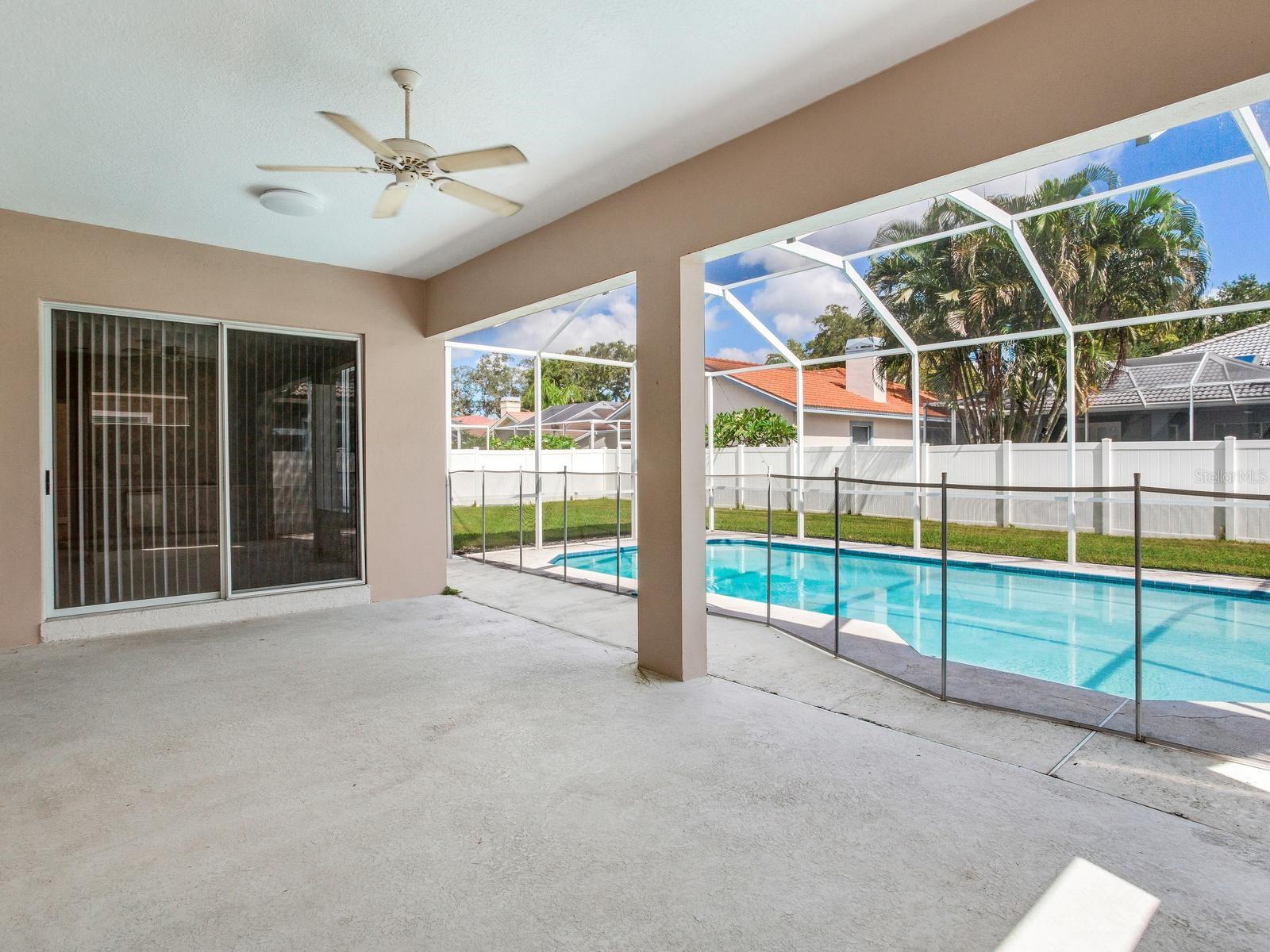 11581 SHELLY CIR — photo 37