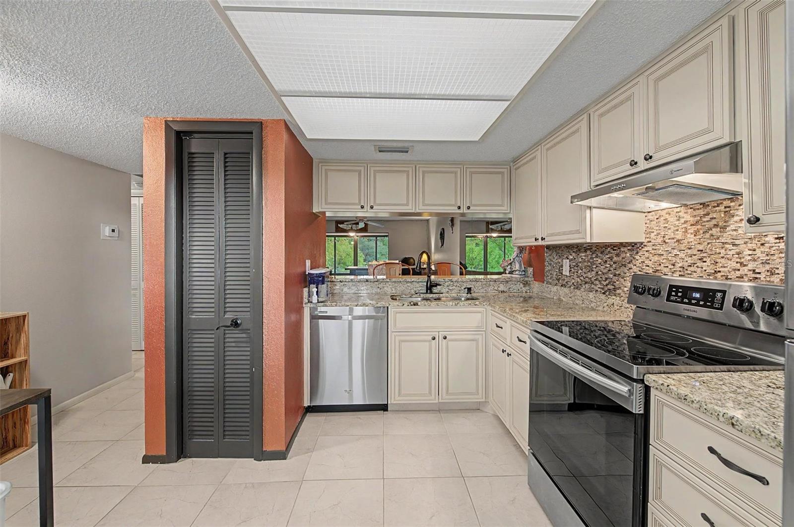 221 CARYL WAY #221 — photo 3