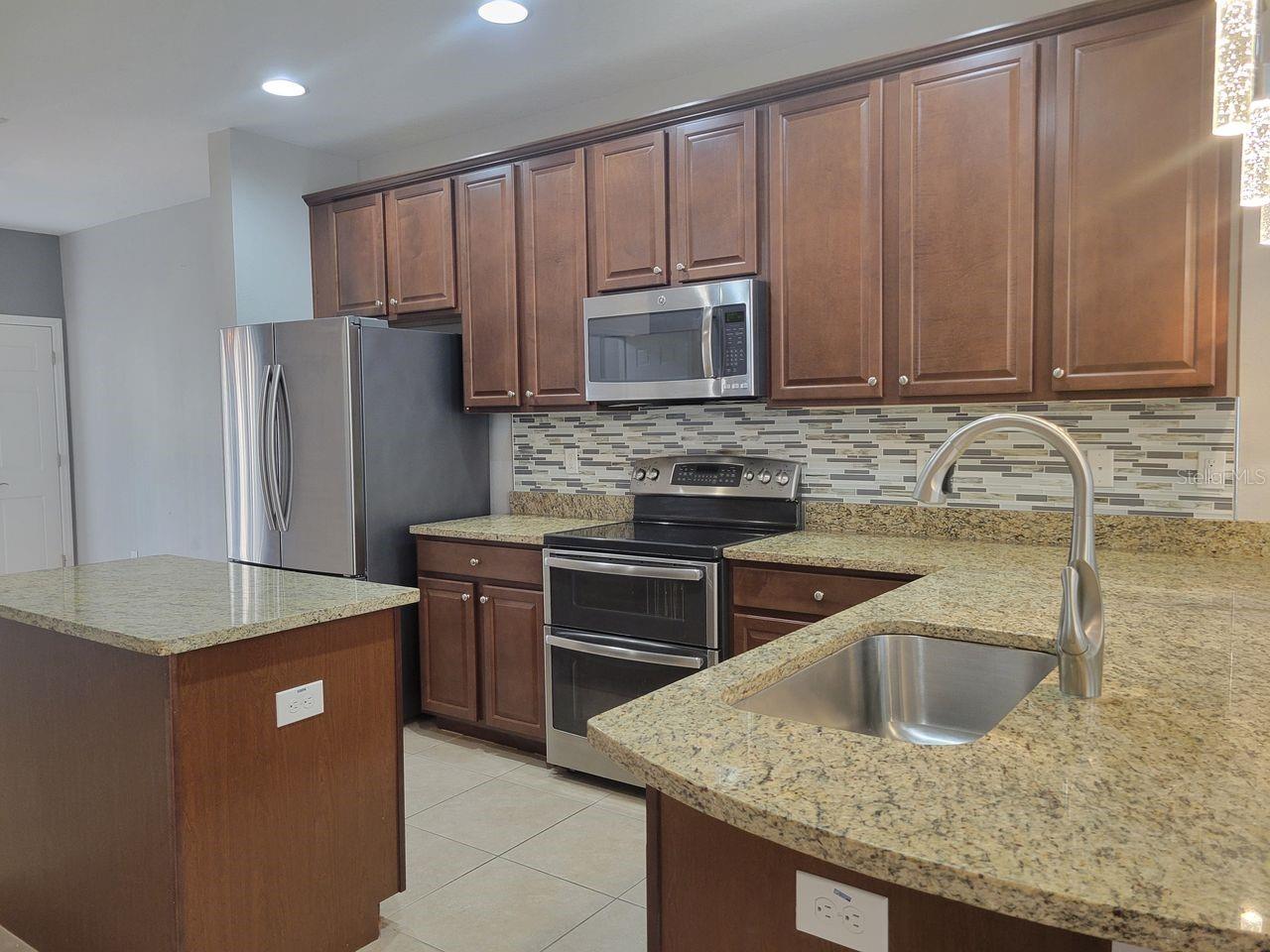 5525 WHITE MARLIN CT — photo 17