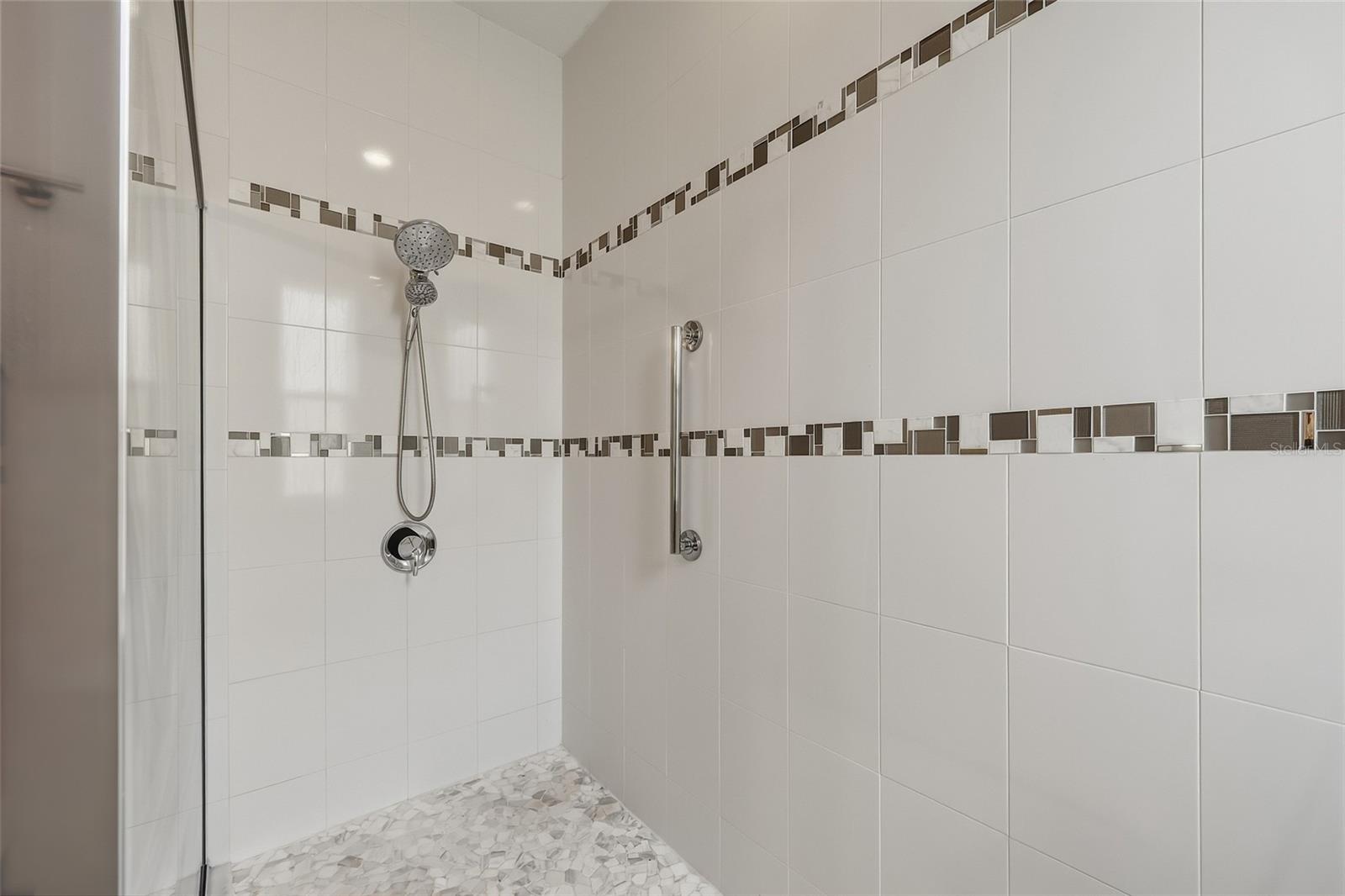 10702 PLEASANT KNOLL DR — photo 24