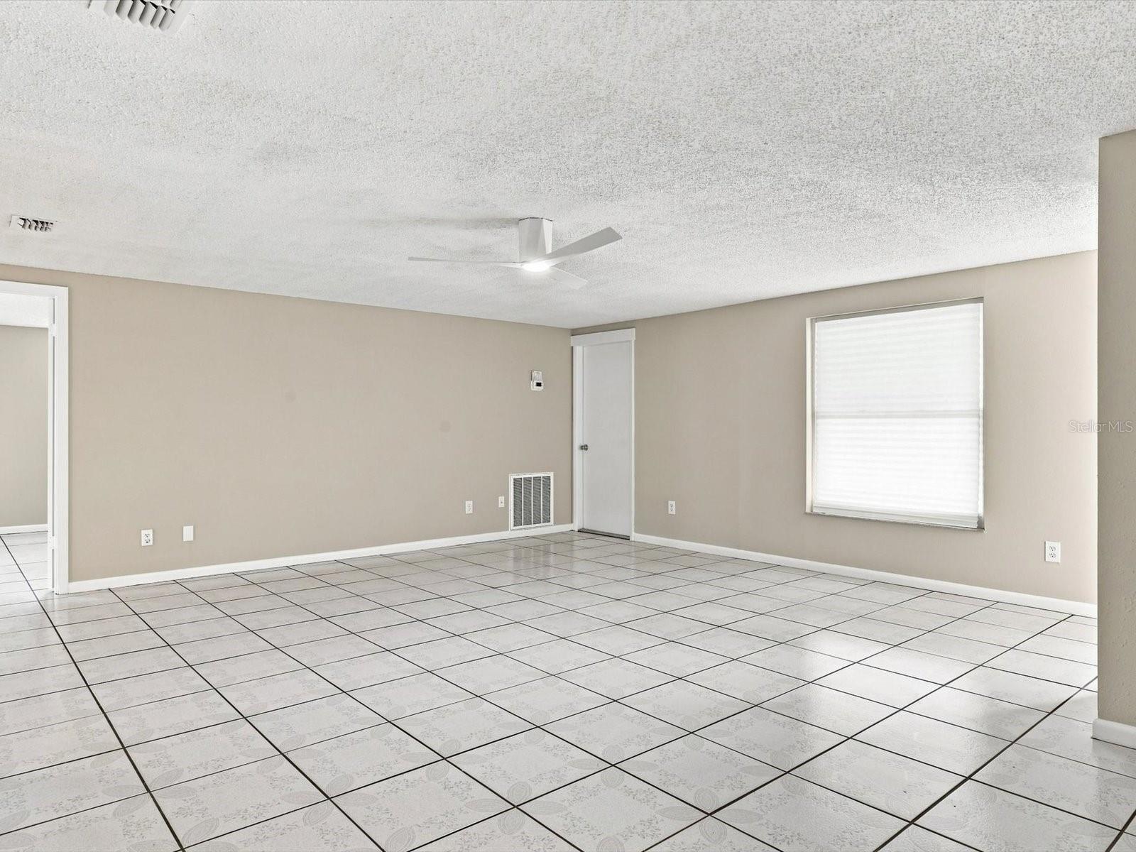 6002 FIREFLY LN — photo 25