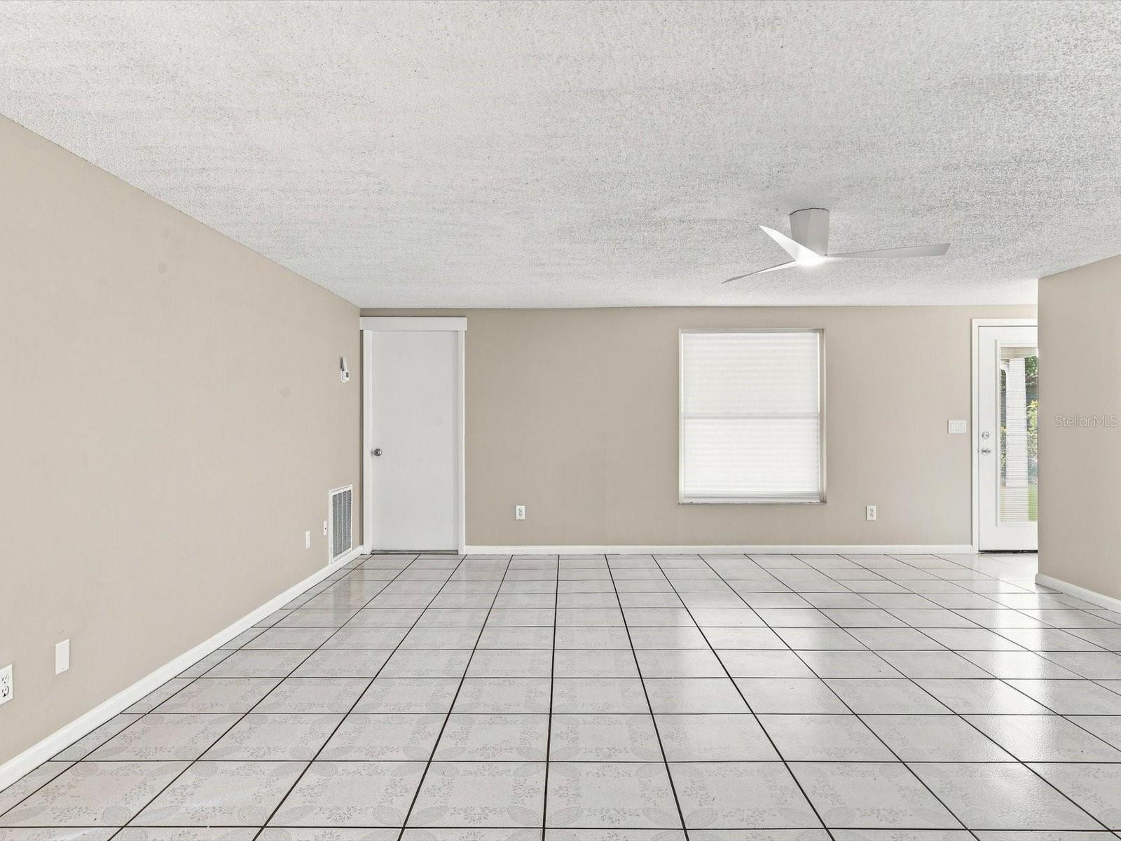 6002 FIREFLY LN — photo 17