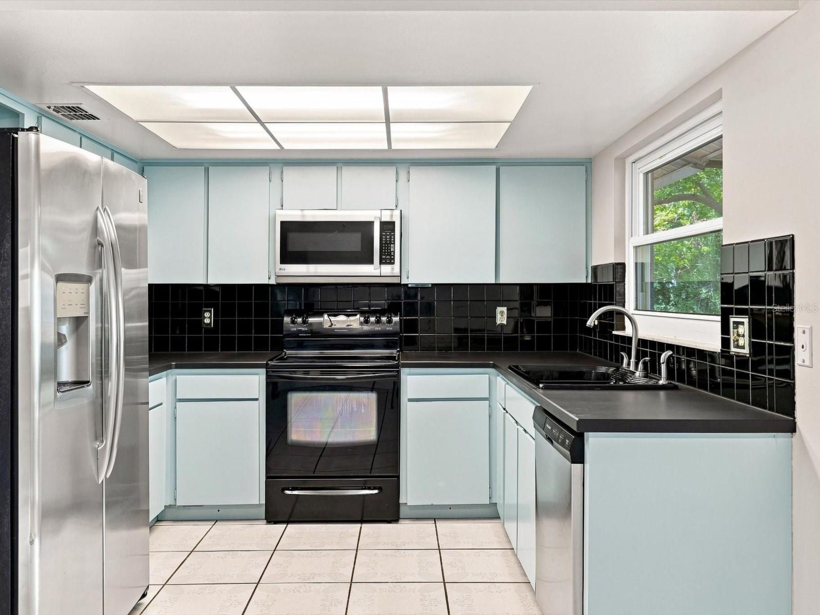 6002 FIREFLY LN — photo 6