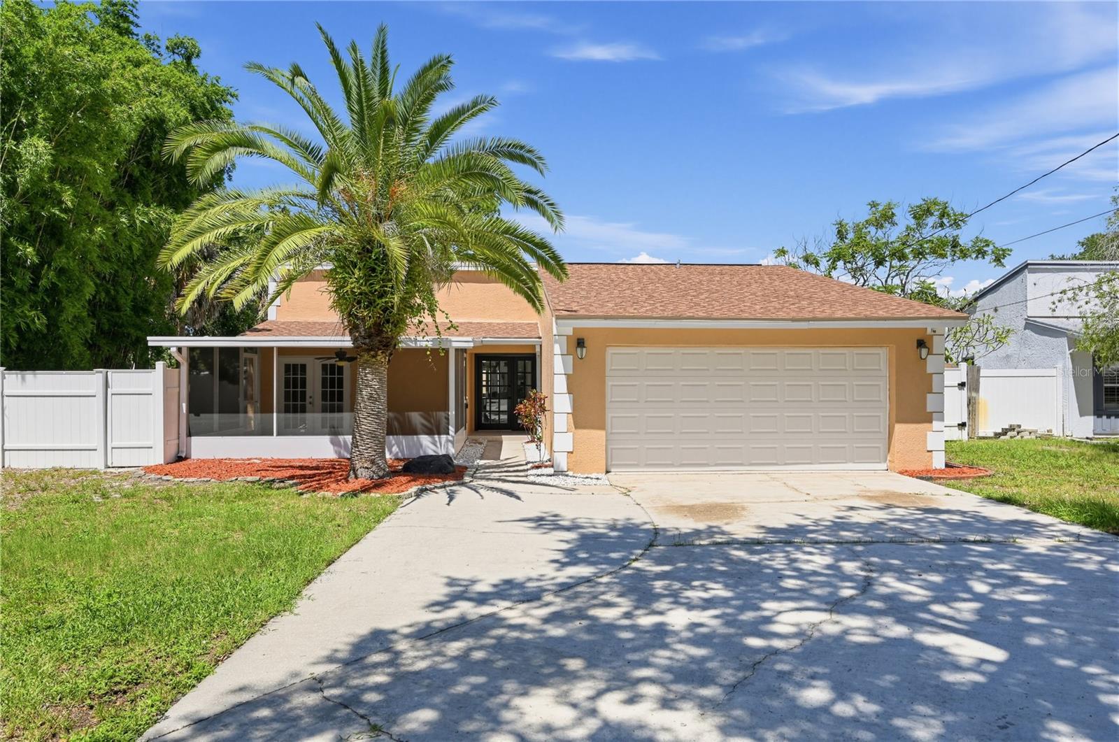 915 SEMINOLE BLVD — photo 2