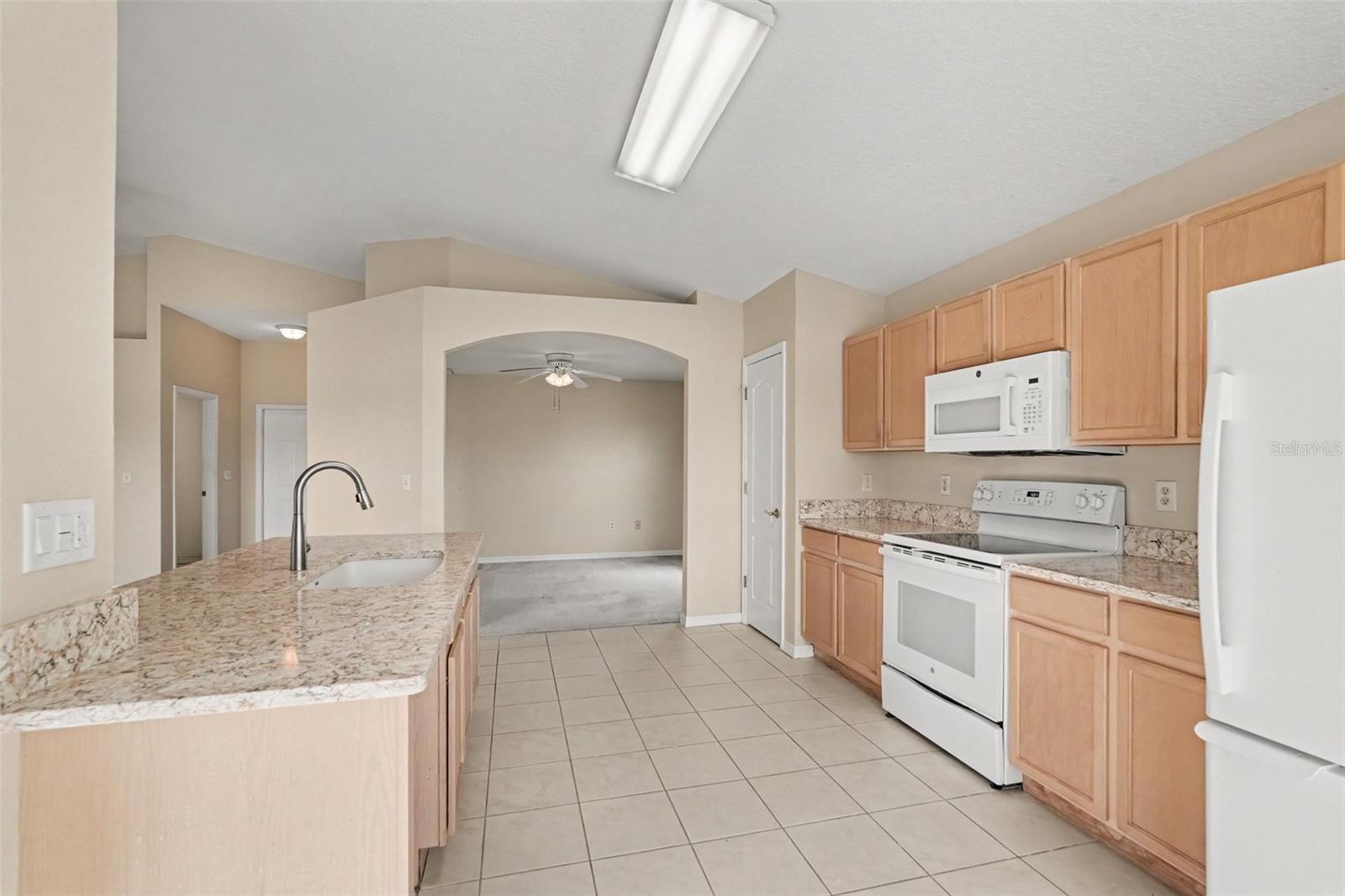 29548 WAGGLE DR — photo 13