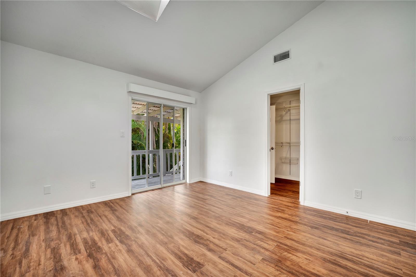 631 HARBOR AVE — photo 27