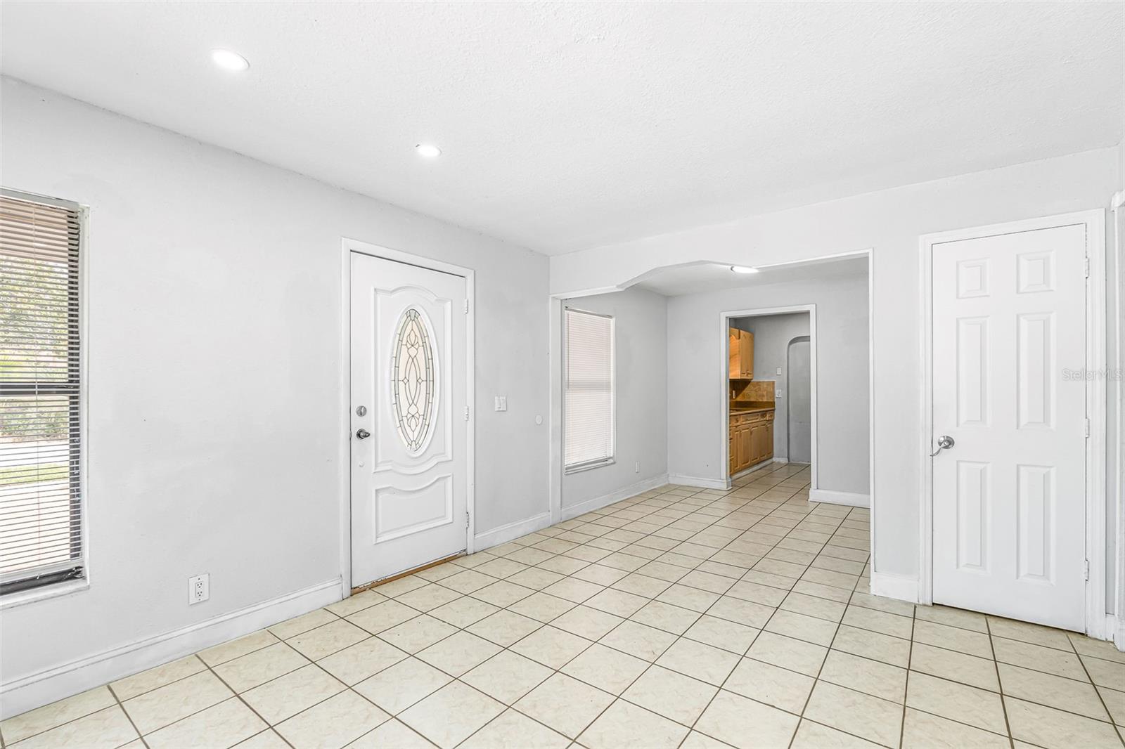 6524 LA MESA CIR — photo 7
