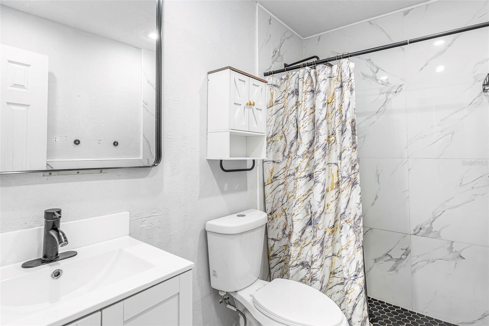 6524 LA MESA CIR — photo 18