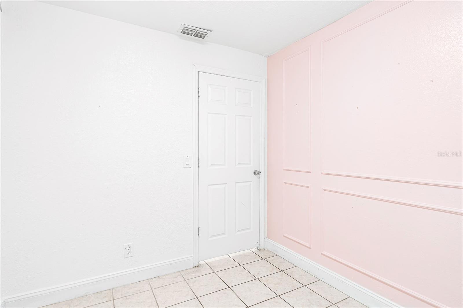 6524 LA MESA CIR — photo 17