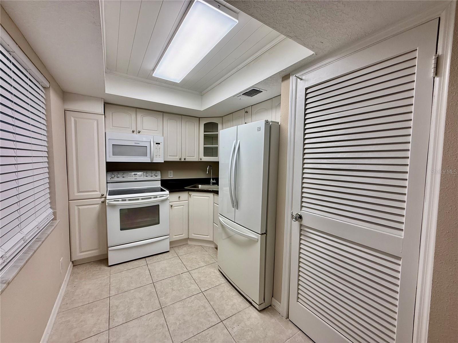 11700 PARK BLVD #106 — photo 3