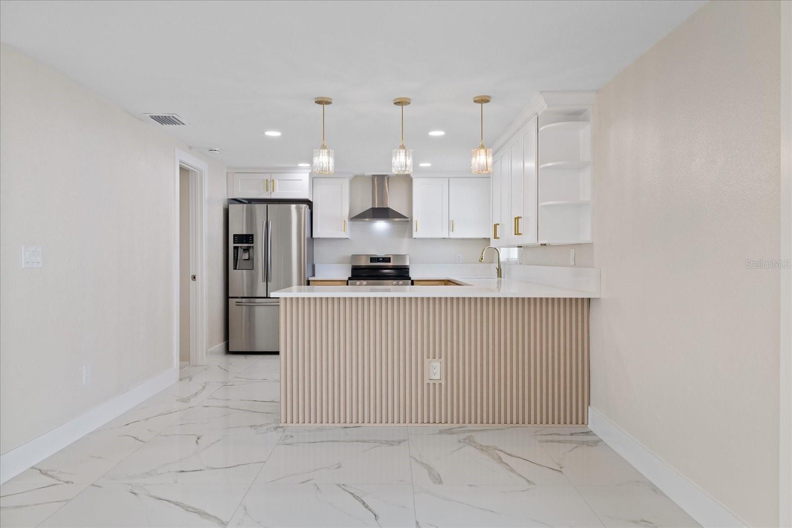 2229 ROSELAWN DR — photo 14