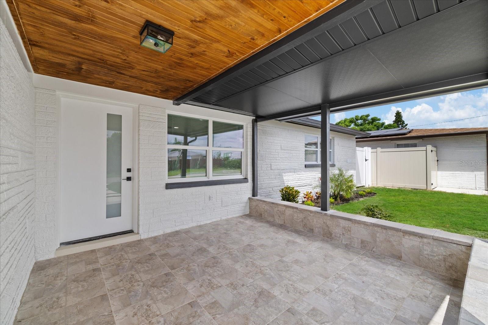 2229 ROSELAWN DR — photo 8