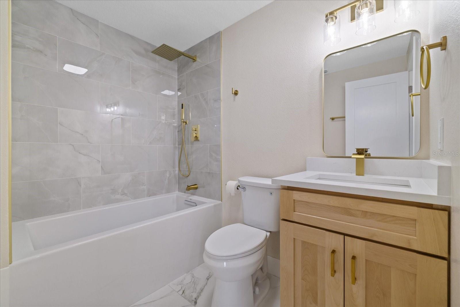 2229 ROSELAWN DR — photo 31