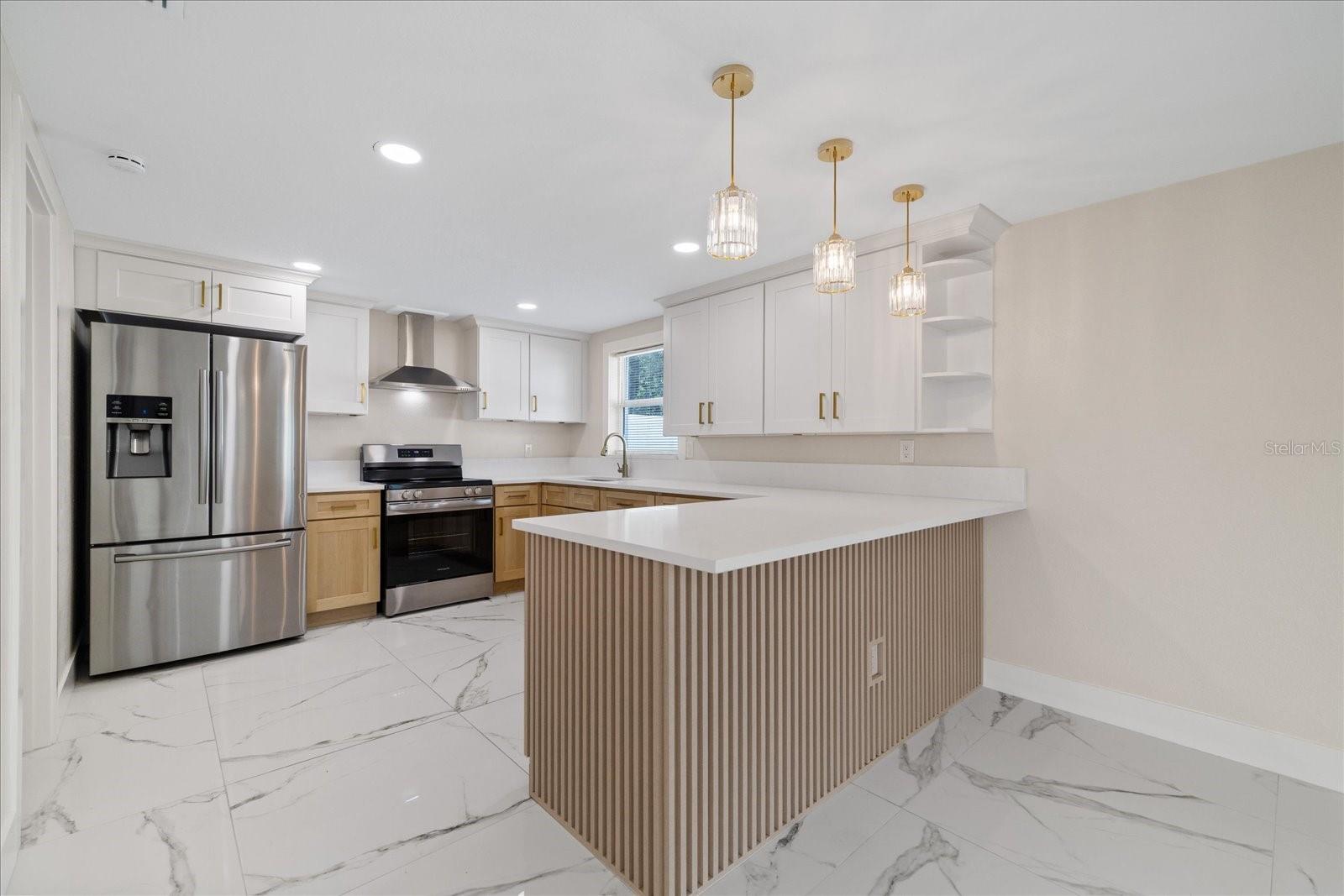 2229 ROSELAWN DR — photo 15