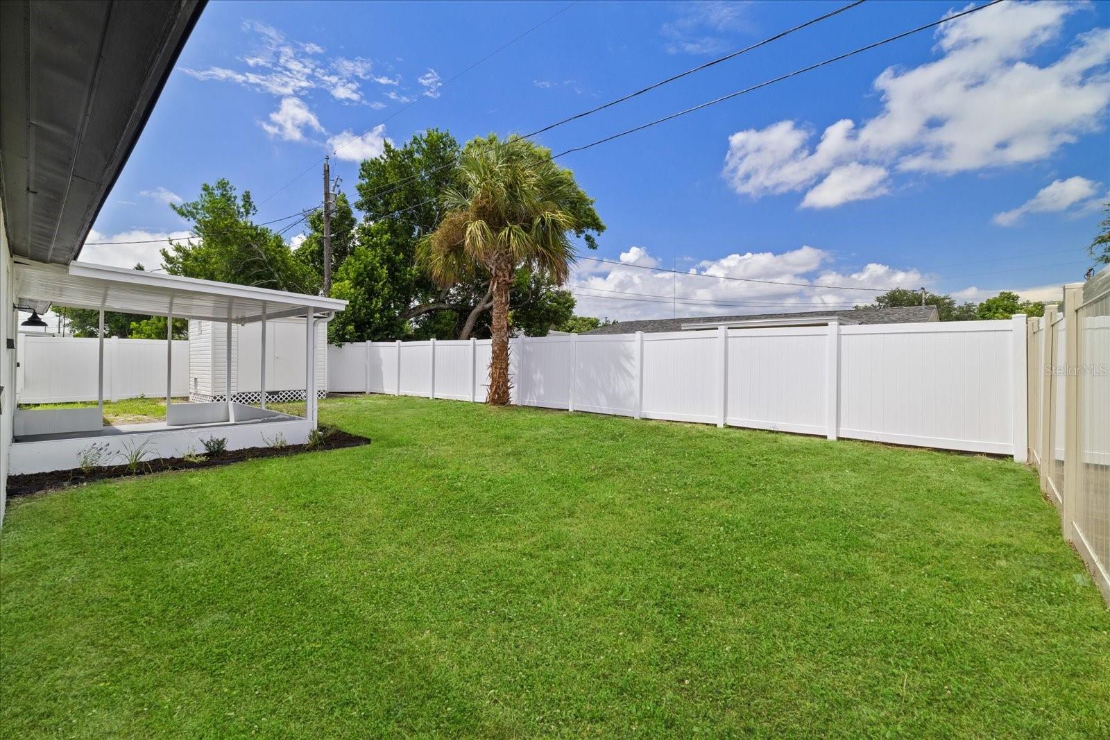 2229 ROSELAWN DR — photo 49