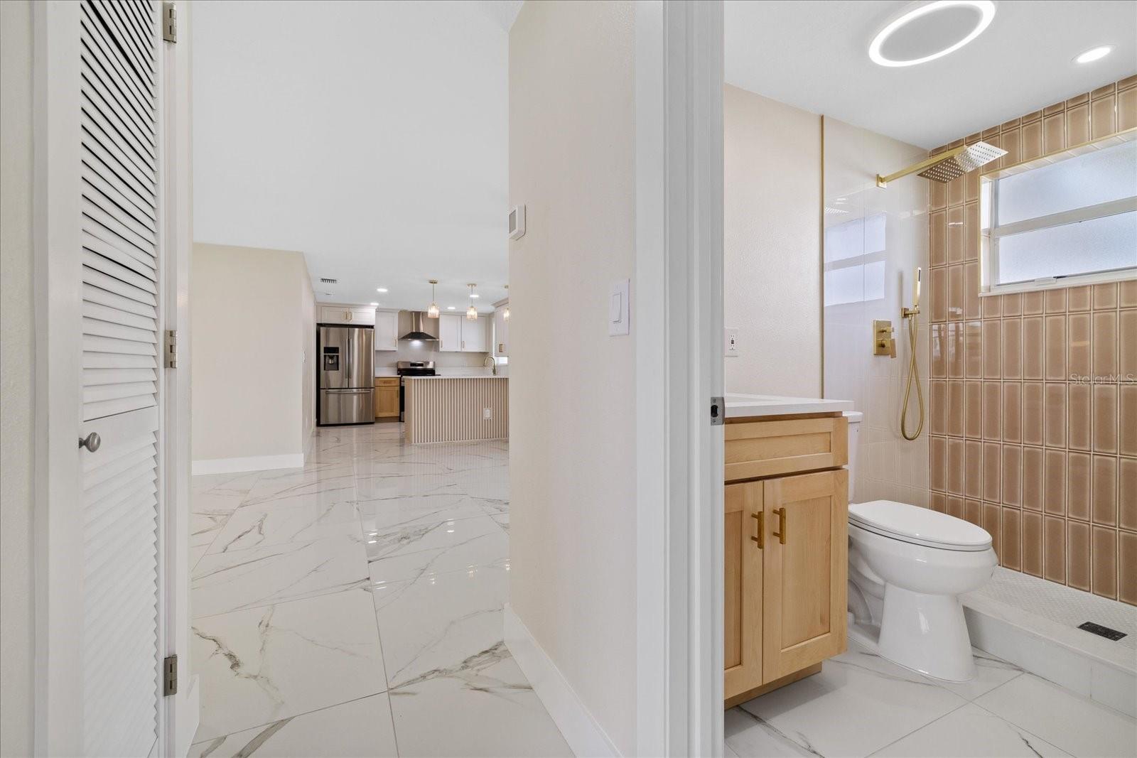2229 ROSELAWN DR — photo 35