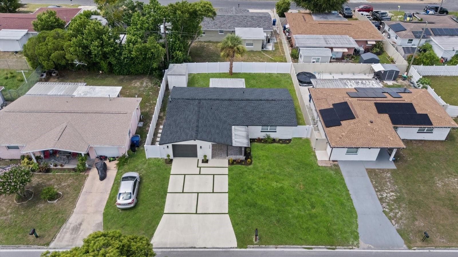 2229 ROSELAWN DR — photo 52