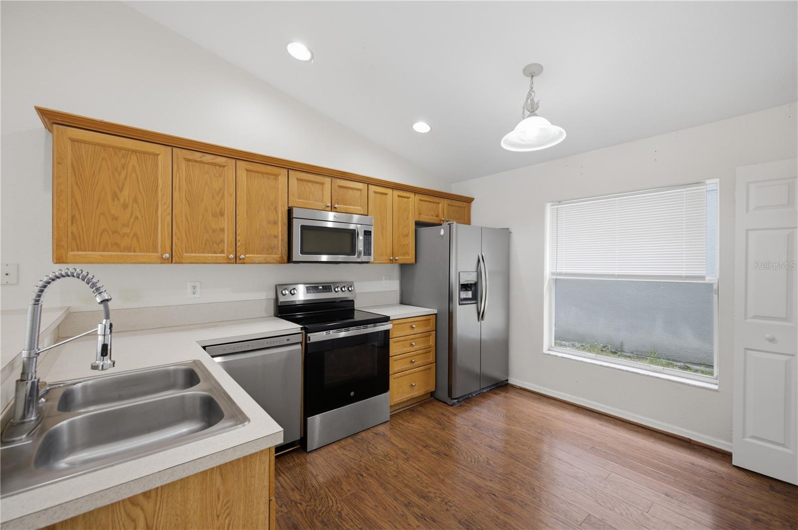 11426 BAY GARDENS LOOP — photo 9