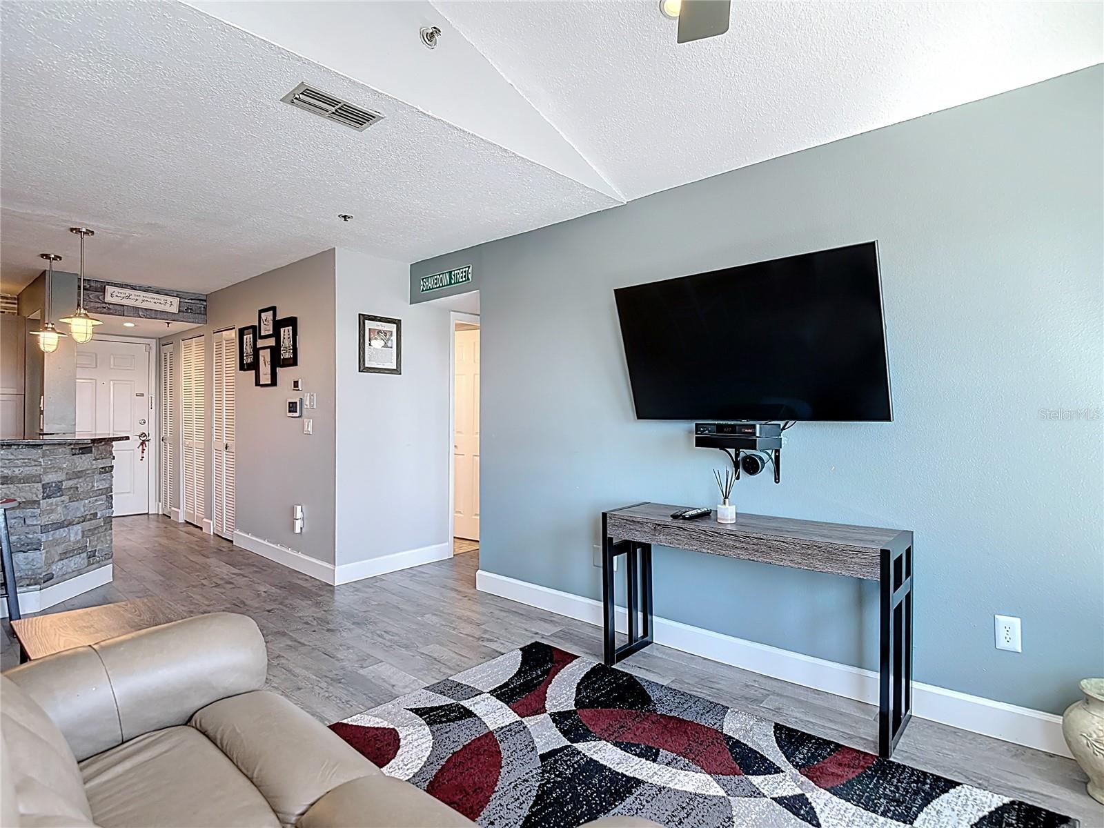 5722 BISCAYNE CT #304 — photo 36