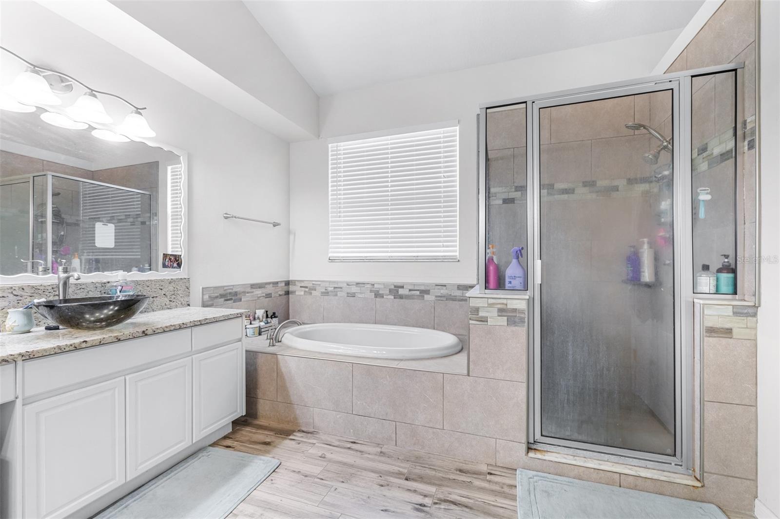 17012 FALCONRIDGE RD — photo 36