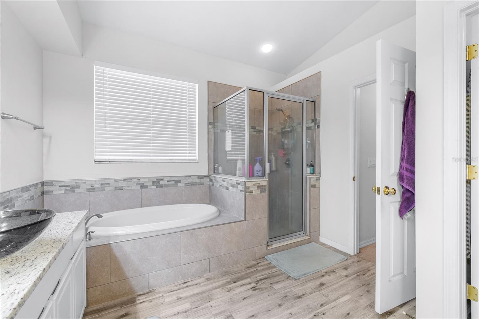 17012 FALCONRIDGE RD — photo 37