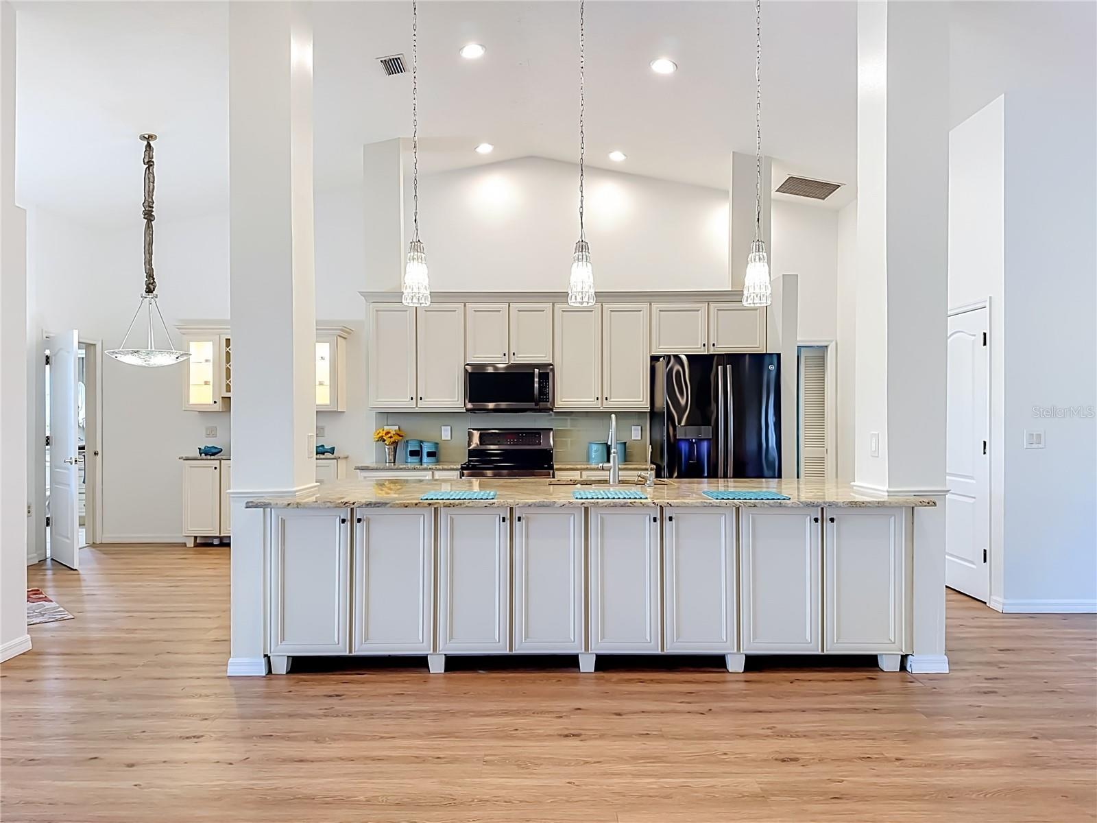 4415 HIGHLAND OAKS CIR — photo 15