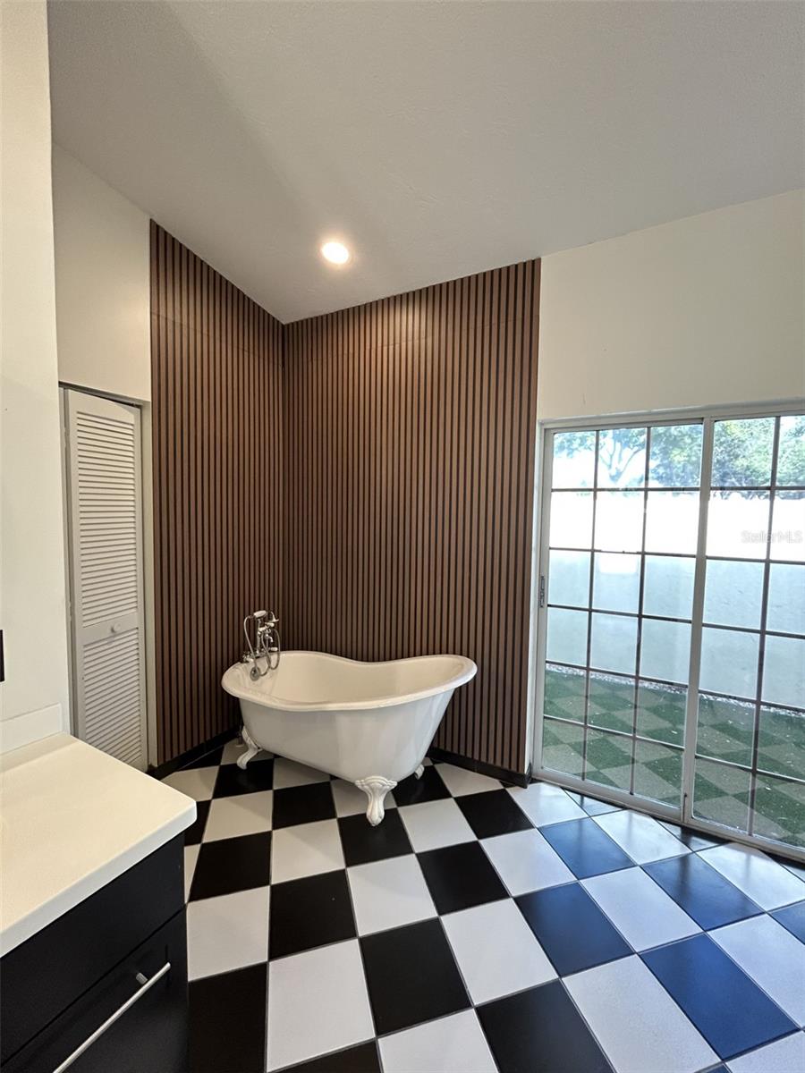 4415 HIGHLAND OAKS CIR — photo 35