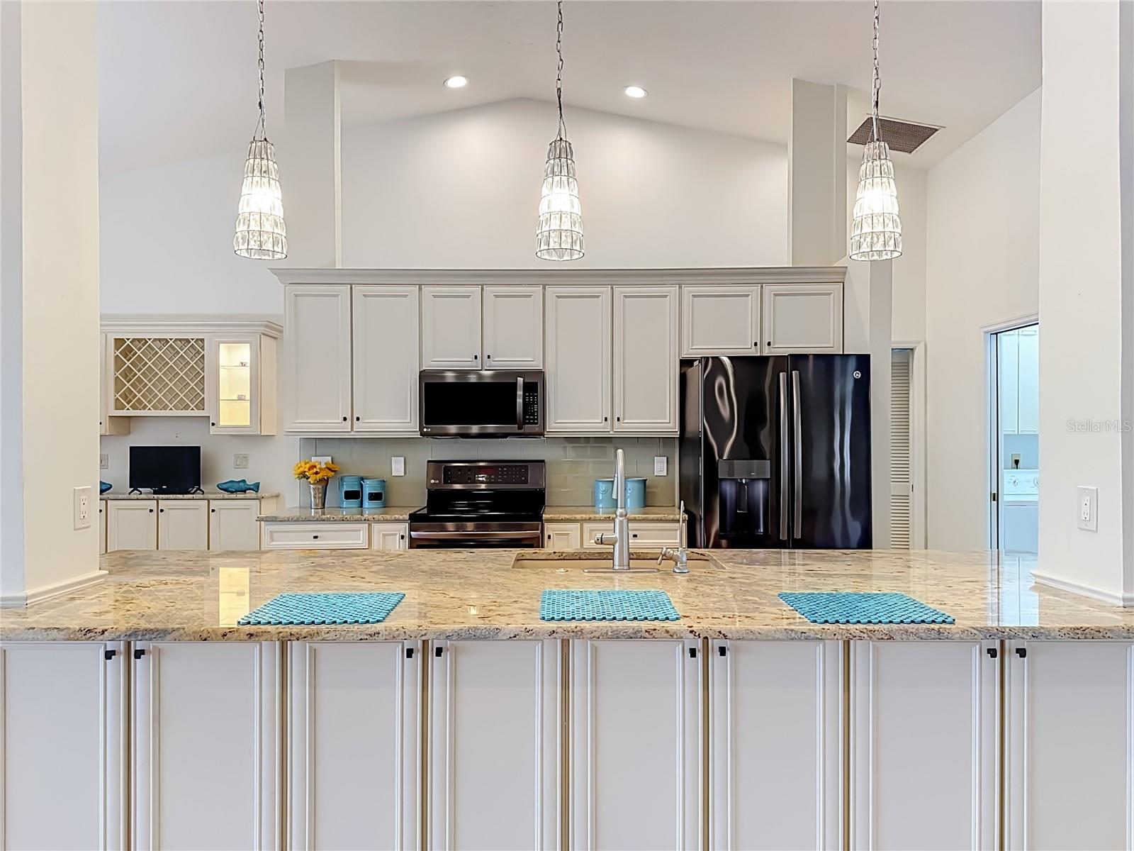 4415 HIGHLAND OAKS CIR — photo 17