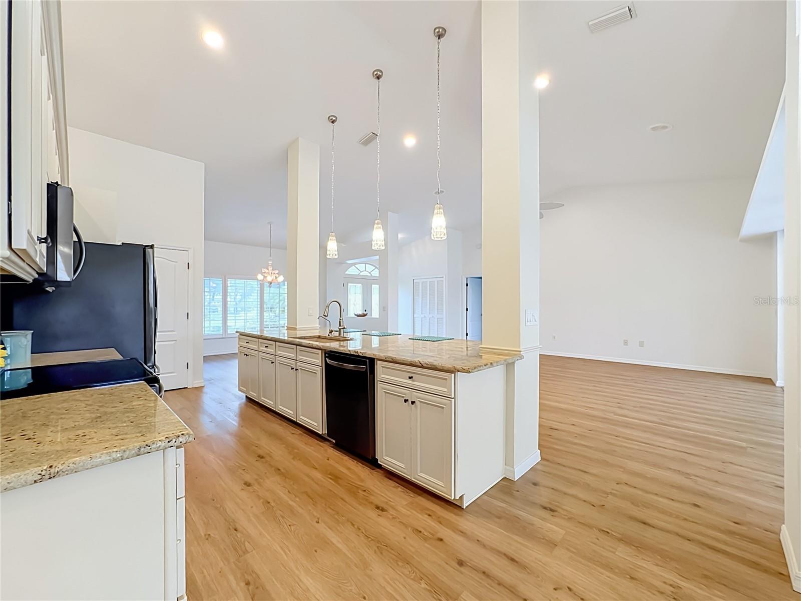 4415 HIGHLAND OAKS CIR — photo 21