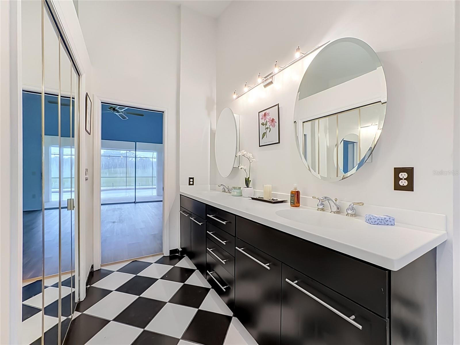 4415 HIGHLAND OAKS CIR — photo 34