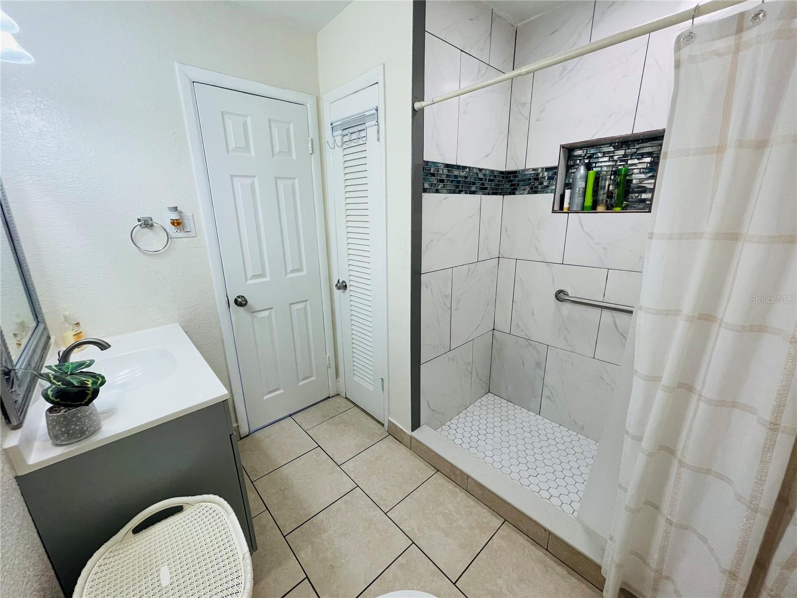 2307 W HAMILTON AVE — photo 12