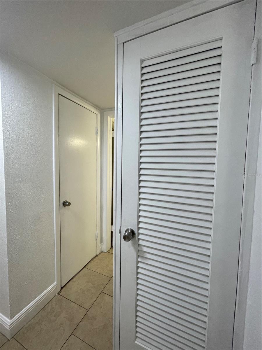 2307 W HAMILTON AVE — photo 10