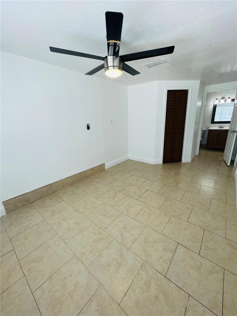 2307 W HAMILTON AVE — photo 20