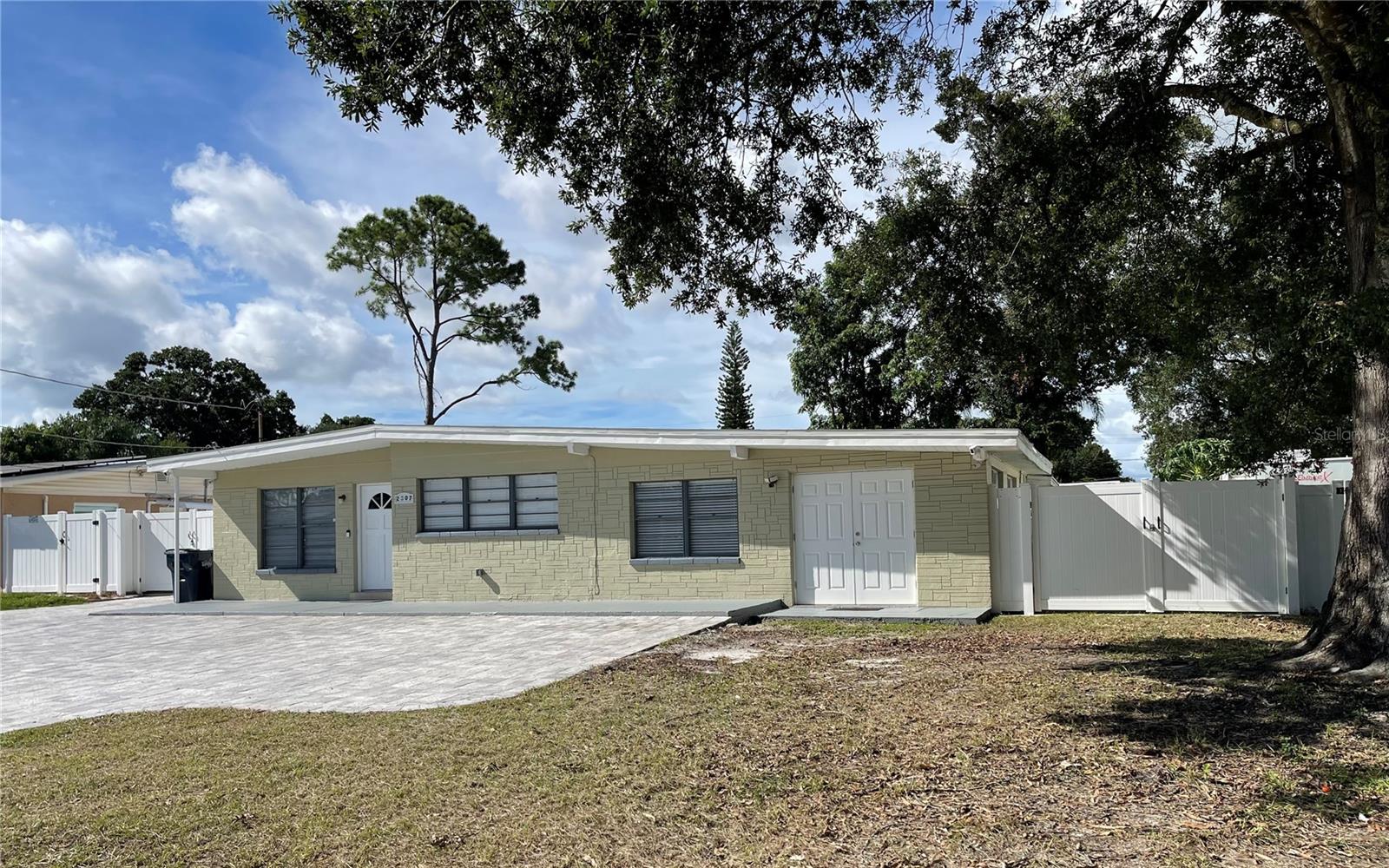 2307 W HAMILTON AVE — photo 3
