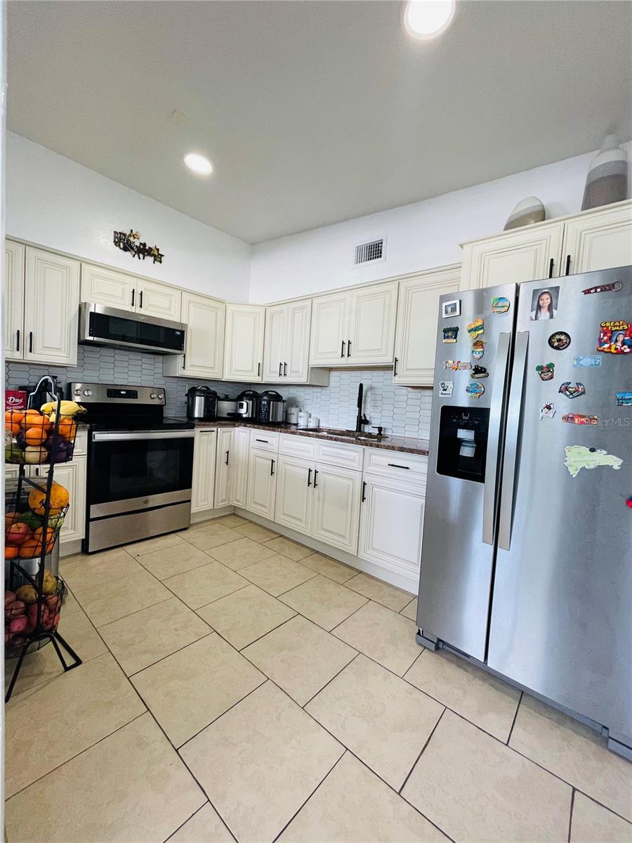 2307 W HAMILTON AVE — photo 6