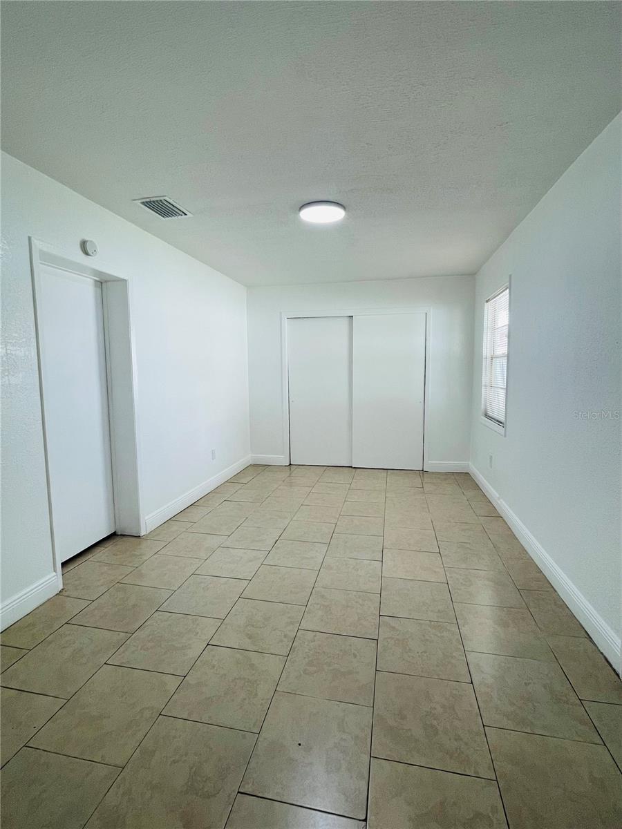 2307 W HAMILTON AVE — photo 18