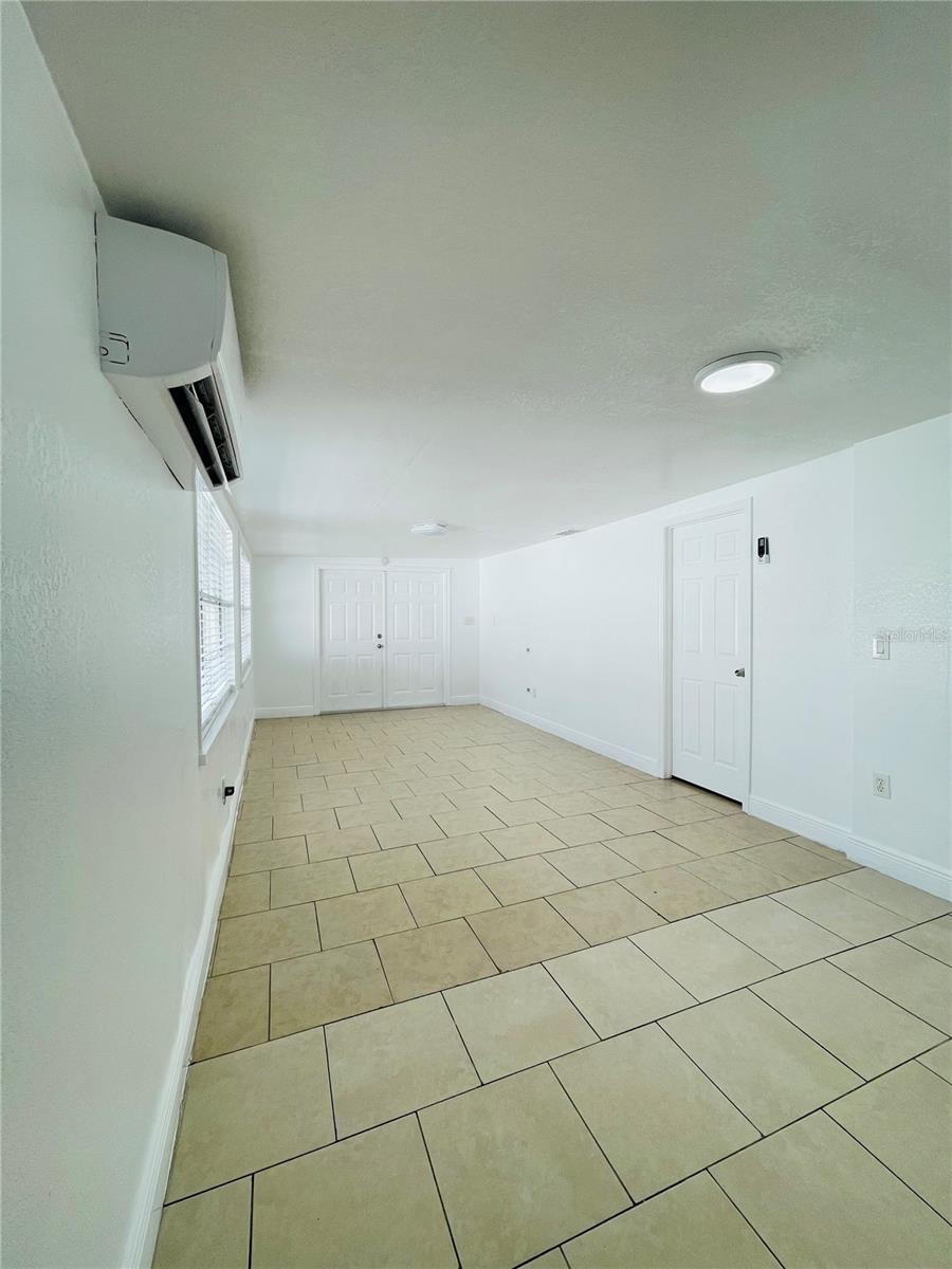 2307 W HAMILTON AVE — photo 26