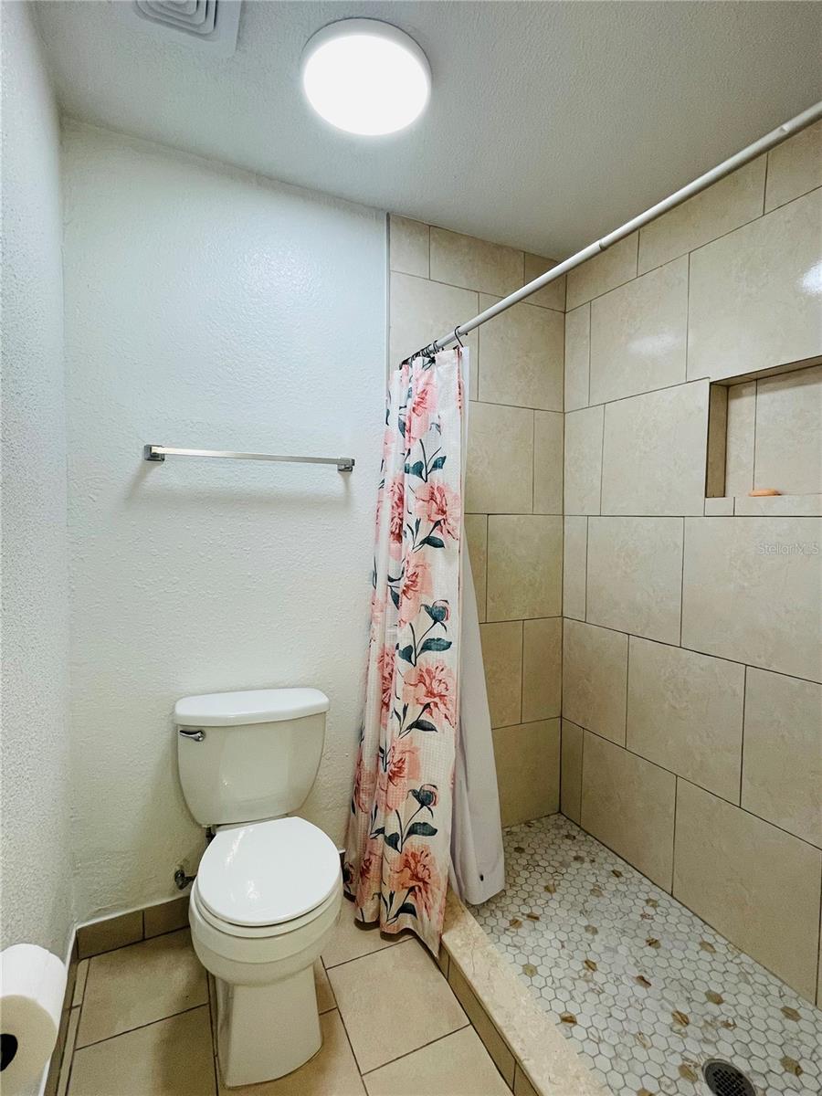 2307 W HAMILTON AVE — photo 14