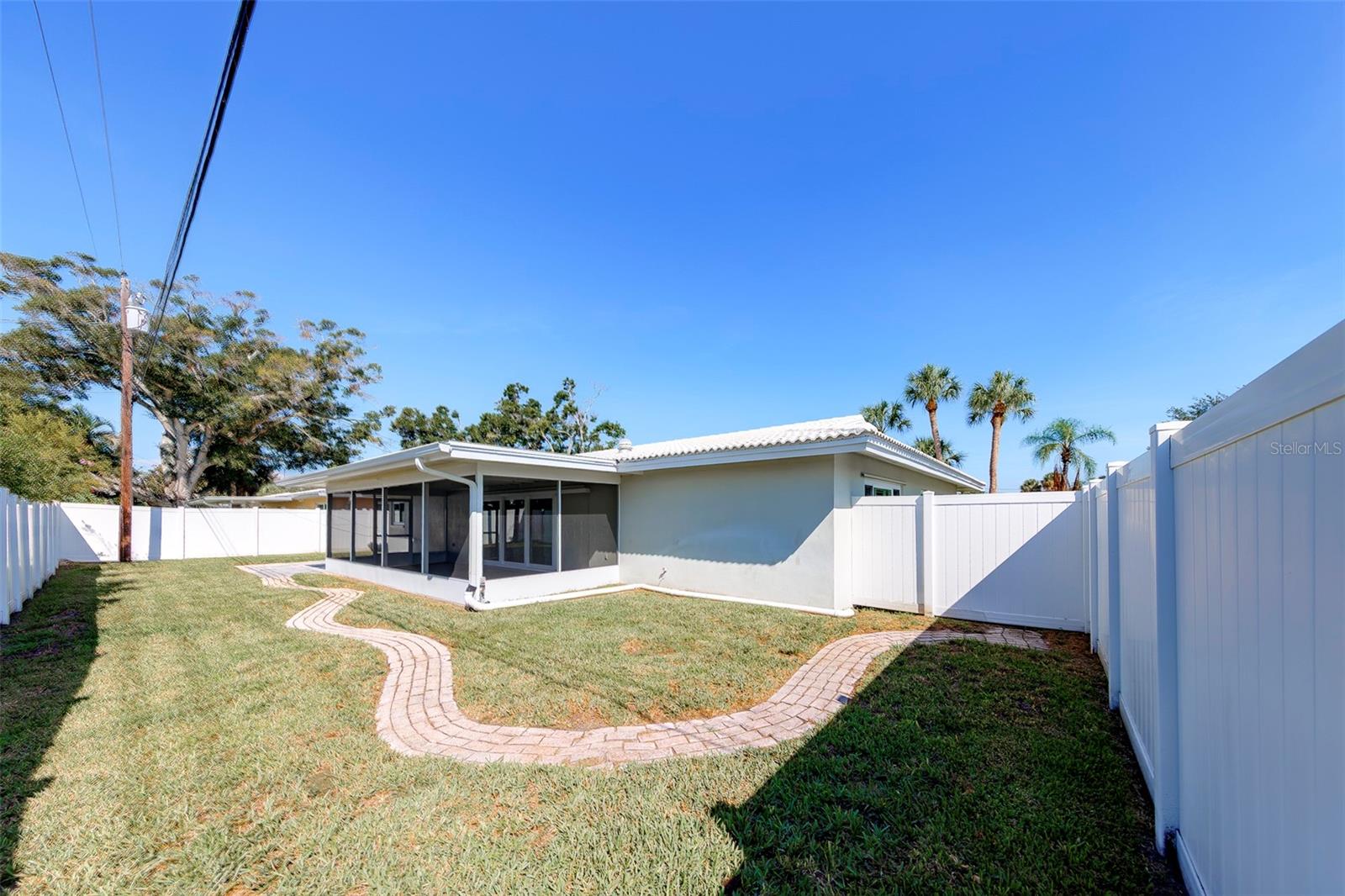 2061 ATTACHE CT — photo 59