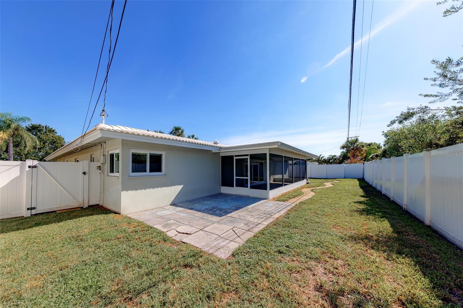 2061 ATTACHE CT — photo 55