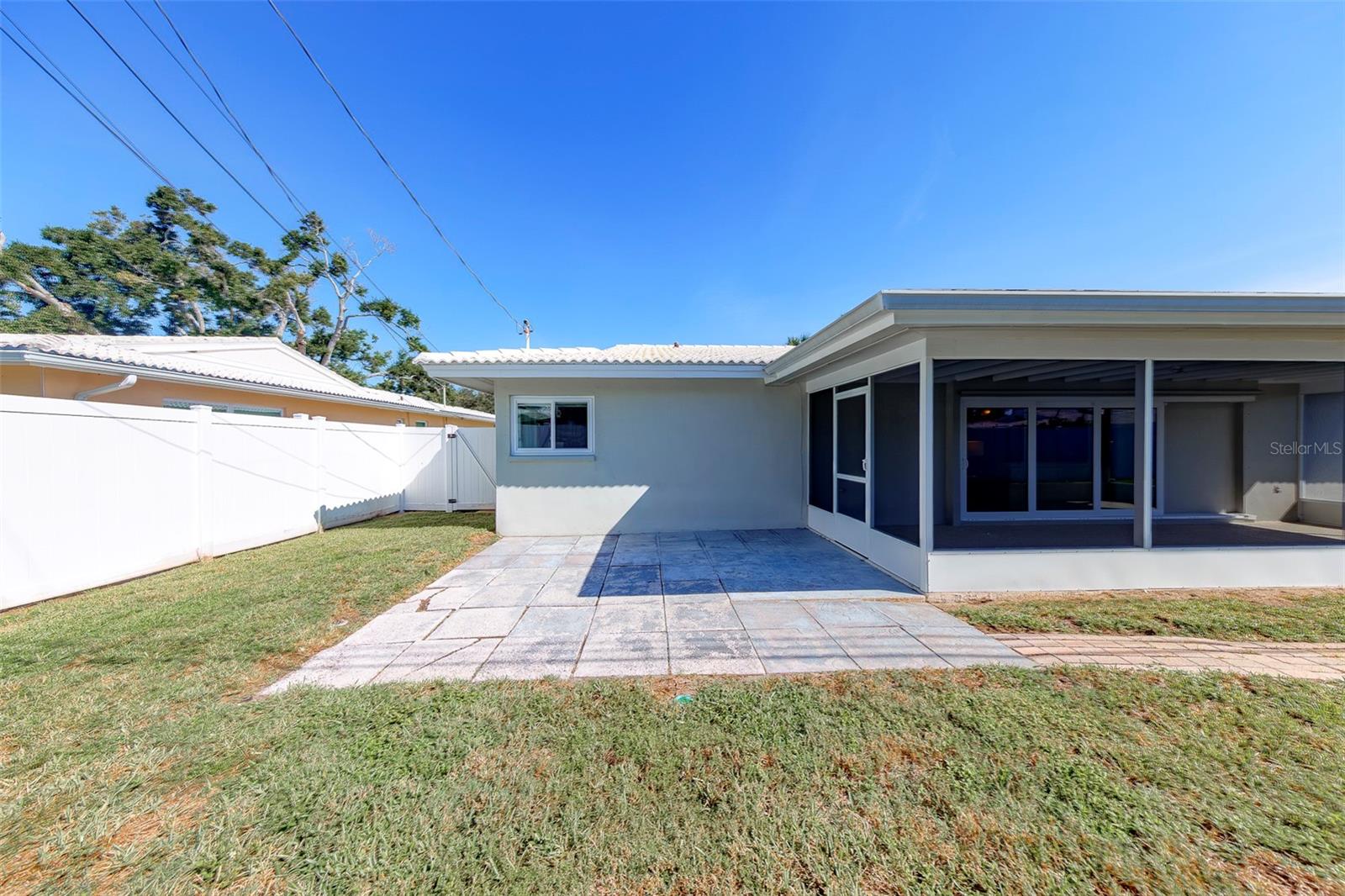 2061 ATTACHE CT — photo 56