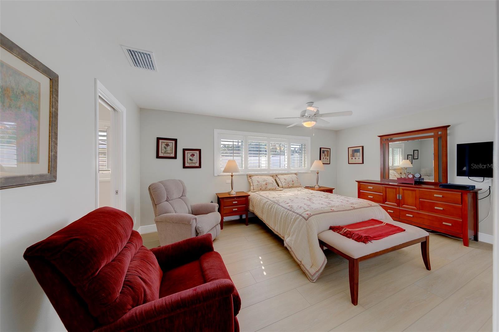 2061 ATTACHE CT — photo 10