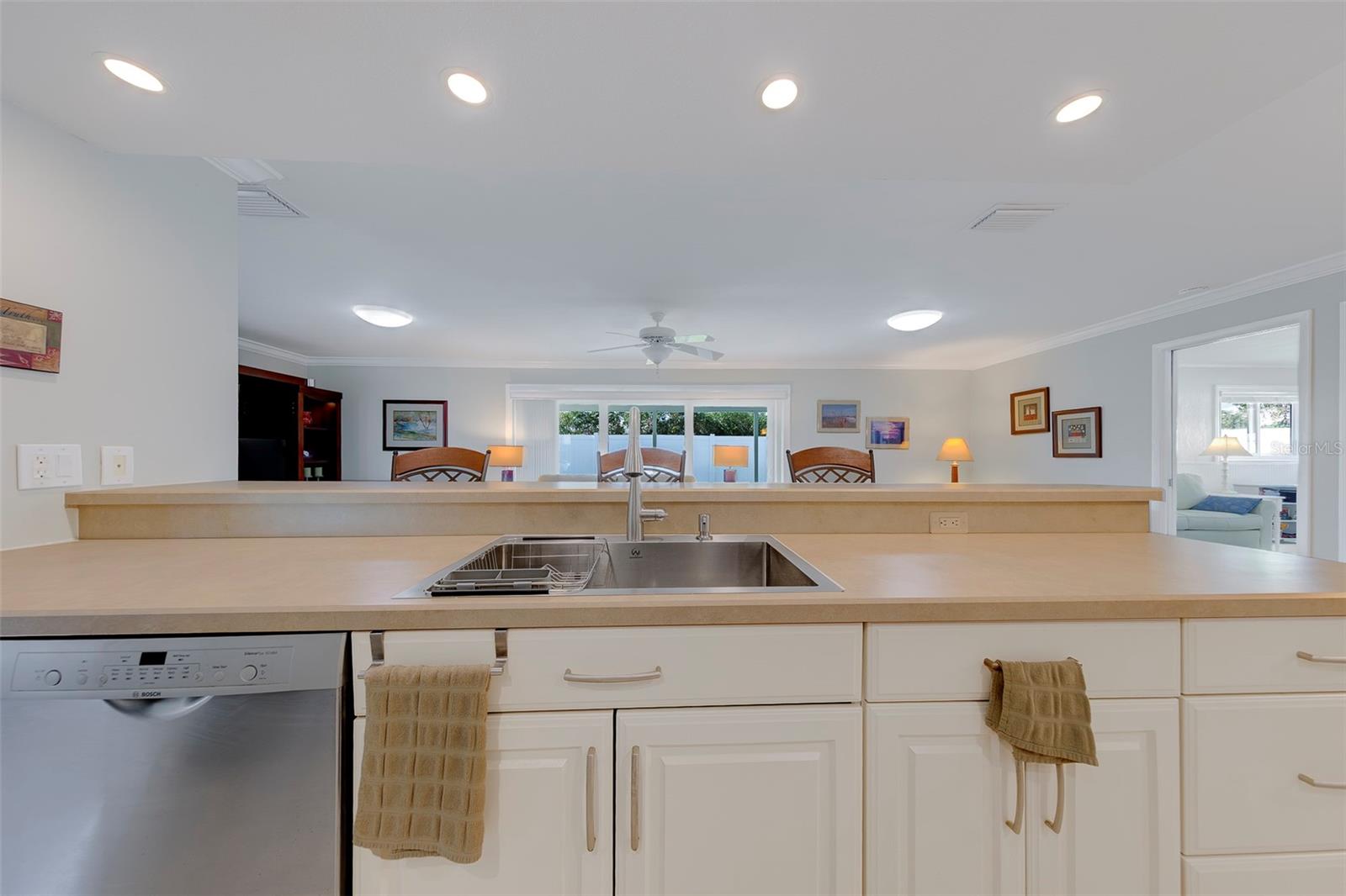 2061 ATTACHE CT — photo 18