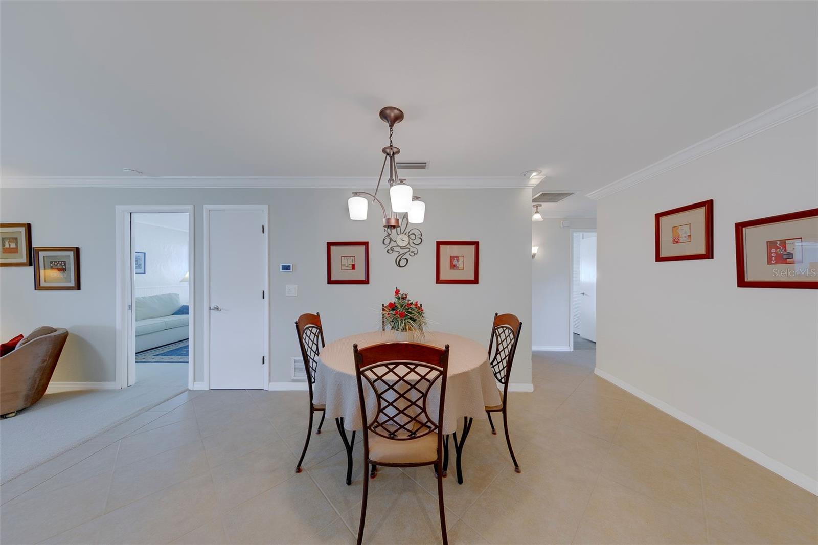 2061 ATTACHE CT — photo 20
