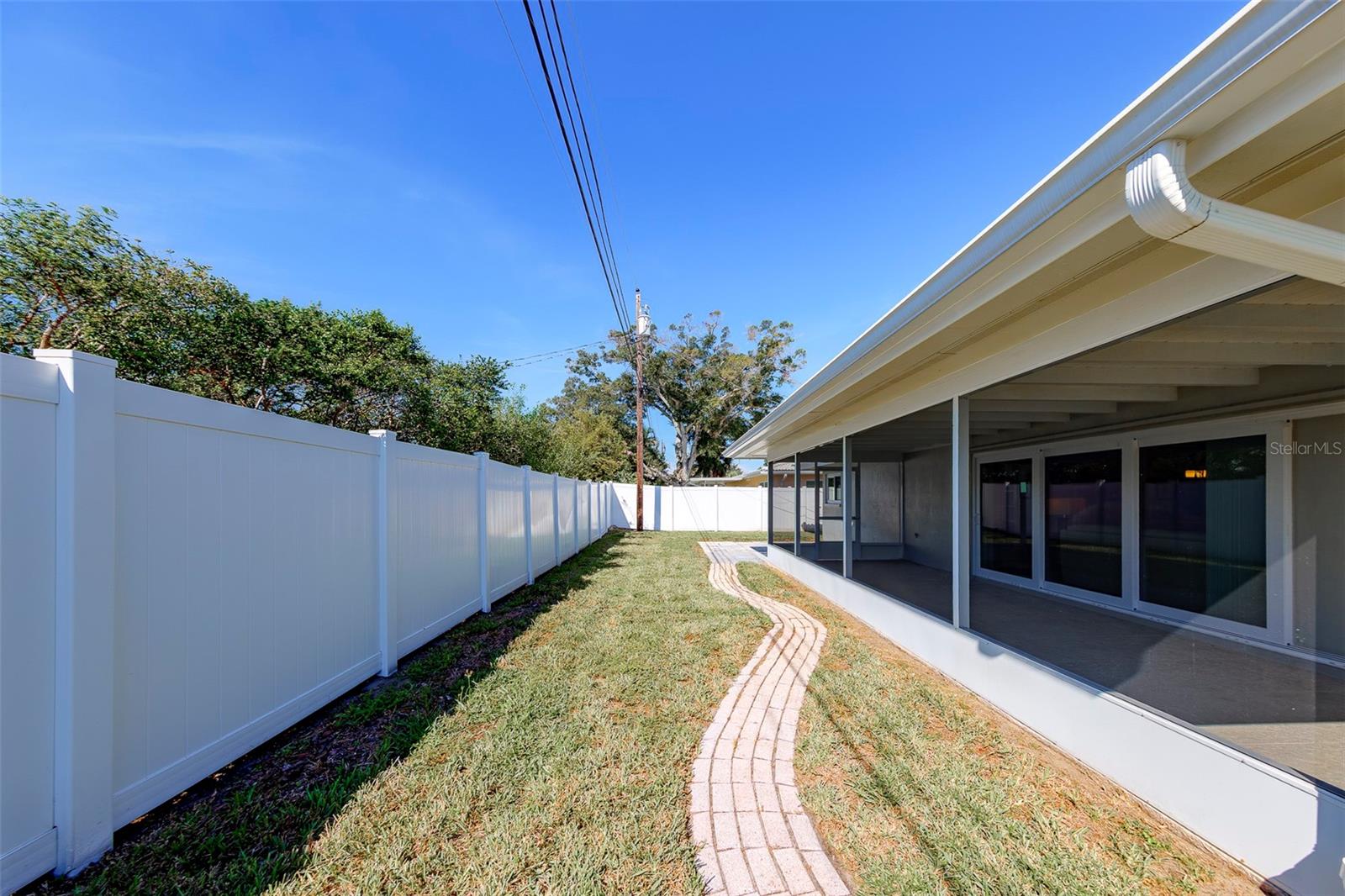 2061 ATTACHE CT — photo 58