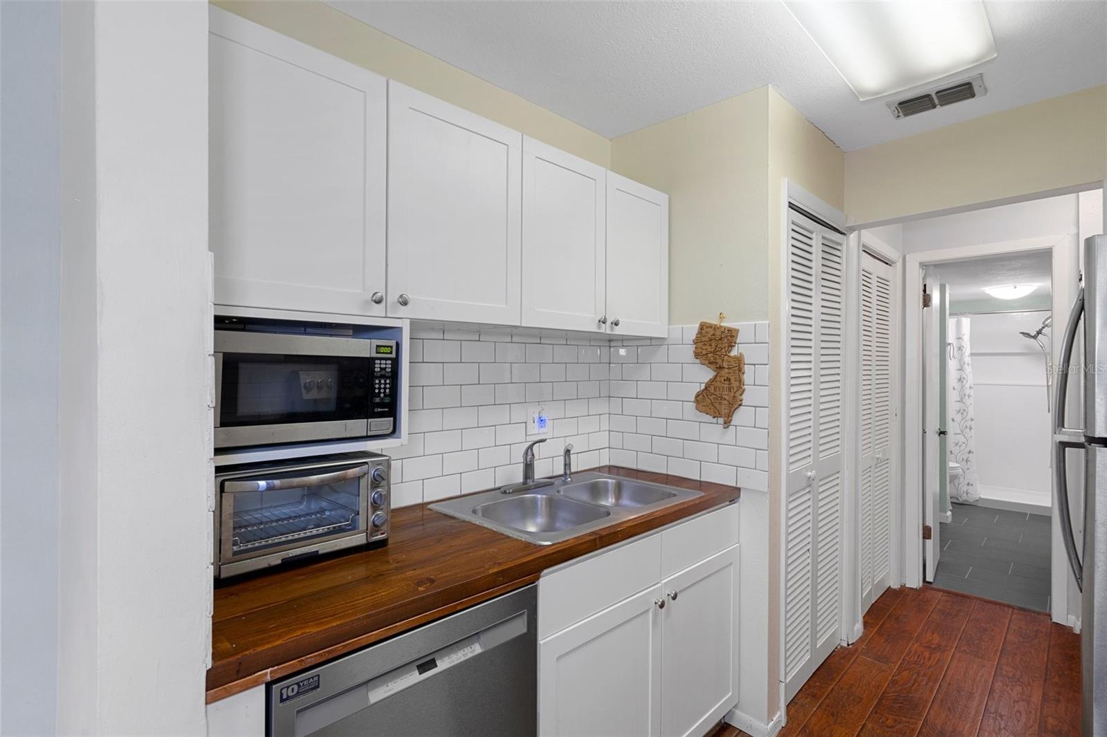 314 MOORINGS COVE DR — photo 15